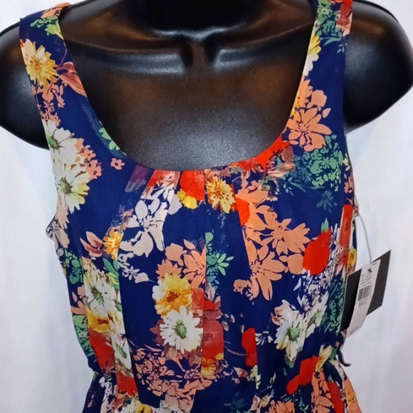 IZ Byer Floral Dress size Small - Picture 2 of 7